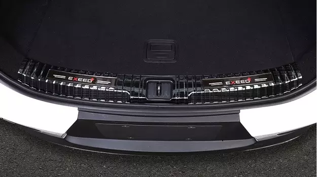 Накладка на порог багажника (черная) CHERYEXEED TXL 2020-