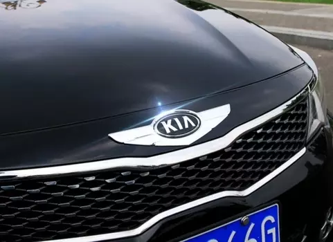 Накладка на шильдик на капоте для KIA Optima 2016 -