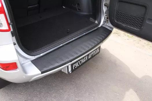 Накладка на задний бампер