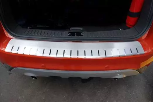 Накладка на задний бампер профилированная с загибом, нержавеющая сталь Alu-Frost 25-3606 Ford Kuga 2008-