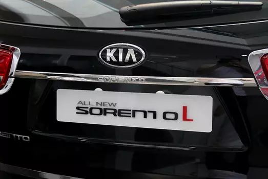 Накладка на заднюю дверь для KIA Sorento Prime (2015 - 2018)