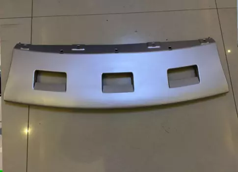 Накладка переднего бампера нижняя серебро для Haval H6