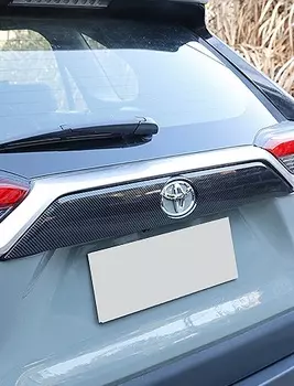 Накладка стандартная на дверь багажника Toyota RAV4 2019-