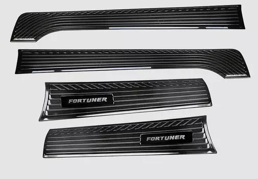 Накладки - молдинг на низ дверей (нержавеющая сталь) для Toyota Fortuner 2017-