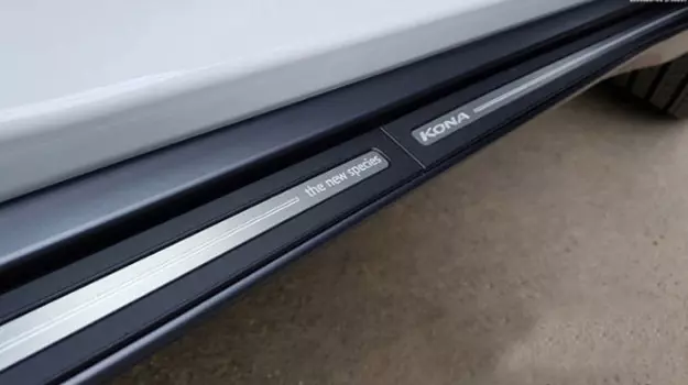 Накладки на боковые подножки (лист шлифованый) Autoclover для Hyundai Kona 2018 -