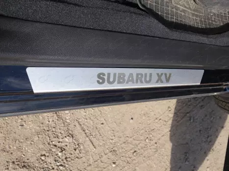 Накладки на дверные пороги (лист шлифованный надпись Subaru XV) Компания ТСС SUBXV12-13 Subaru XV 2012 - 2016