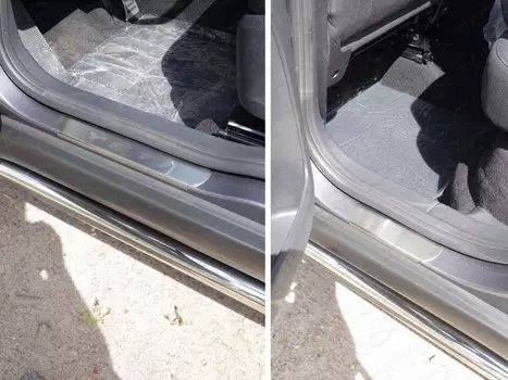 Накладки на дверные пороги (лист шлифованный надпись Yeti) Компания ТСС SKOYET14-19 Skoda Yeti 2014-