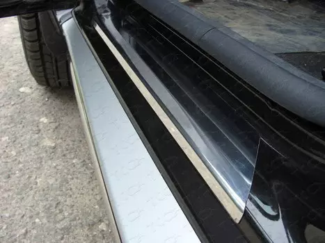 Накладки на дверные пороги (лист зеркало), к-т 2 шт. Компания ТСС NISTER14-13 Nissan Terrano III 2014 - 2015