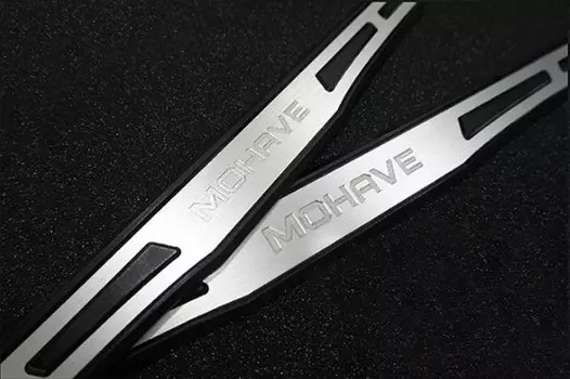 Накладки на дверные пороги (серебро, черные, надпись "Mohave") для KIA Mohave 2017 -