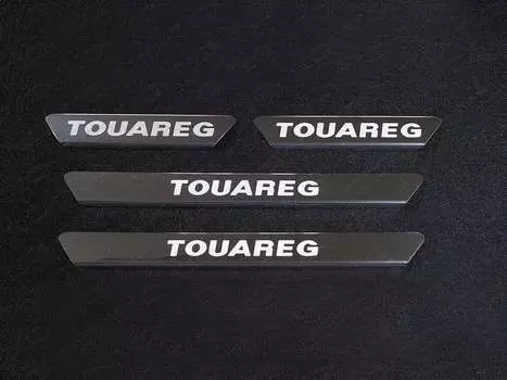 Накладки на дверные пороги (зеркальные надпись Touareg) (R-Line) Компания ТСС VWTOUARRL14-16 Volkswagen Touareg 2014 - 2018