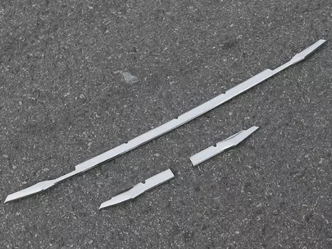 Накладки на нижнюю решетку радиатора (хром)