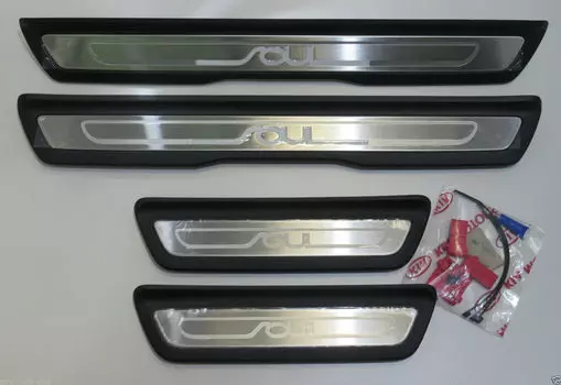 Накладки на передние дверные пороги с LED-подсветкой KIA B2F45AB010 для KIA Soul 2017 -