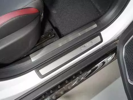 Накладки на пластиковые пороги TCC GEELCOOL20-08 Geely Coolray 2020-