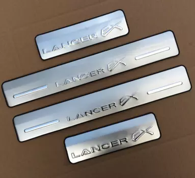 Накладки на пороги для Mitsubishi Lancer 2007 -