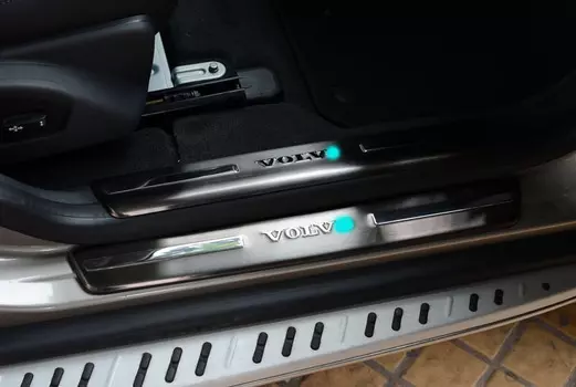 Накладки на пороги для Volvo XC60 (2014 - 2017)