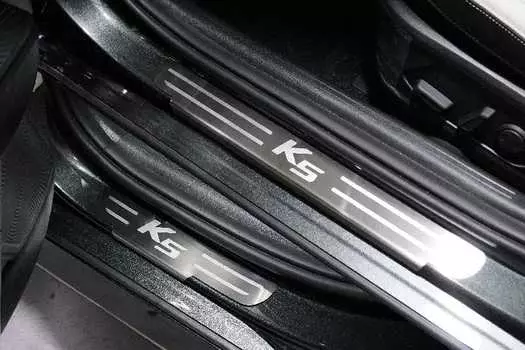 Накладки на пороги (лист шлифованный надпись K5) TCC KIAK520-10 Kia K5 2020-
