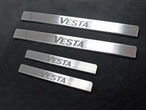 Накладки на пороги (лист шлифованный надпись Vesta) ТСС для LADA Vesta 2015-