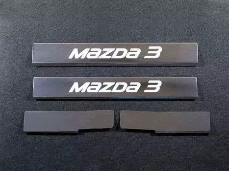 Накладки на пороги (лист зеркальный, надпись Mazda 3) Компания ТСС MAZ315-03 Mazda 3 (седан/хетчбэк) 2013-