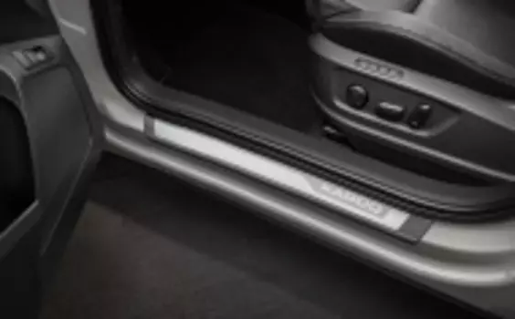 Накладки на пороги (надпись "Karoq", пластик/нержавеющая сталь) Чехия 57A071303A Skoda Karoq 2020 (Шкода Карок)