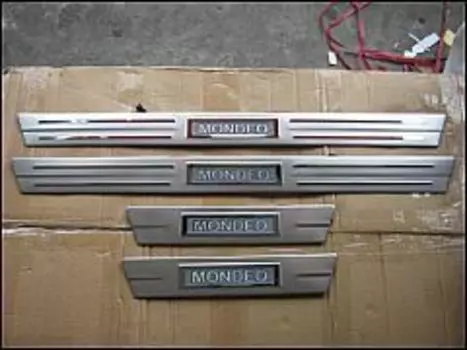 Накладки на пороги с подсветкой для Ford Mondeo IV (2007 - 2014)