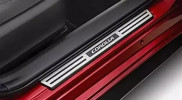 Накладки на пороги Toyota Corolla 2019-