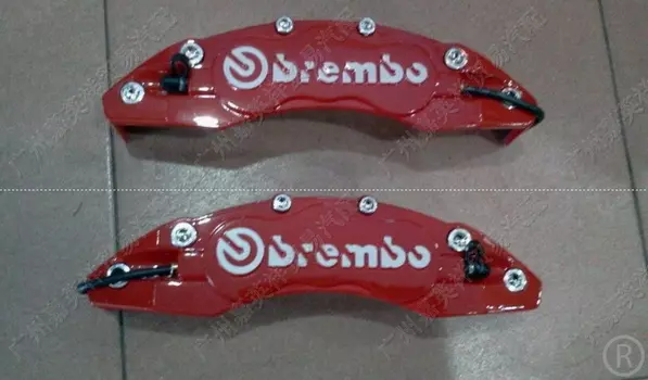 Накладки на суппорта с надписью BREMBO