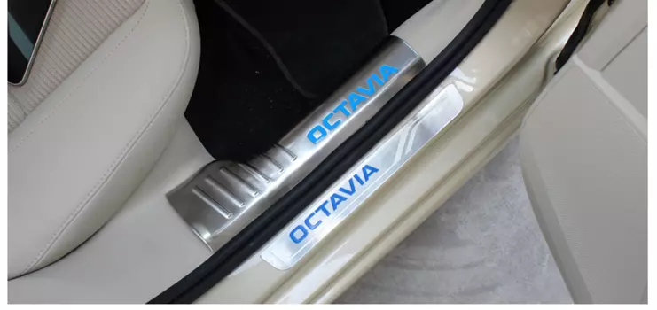 Накладки на внешние и внутренние пороги для Skoda Octavia 2017 -