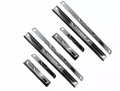 Накладки на внутренние и внешние пороги дверей, 8 частей, нерж. сталь, Black OEM-Tuning 37158 для Volkswagen Tiguan 2017-