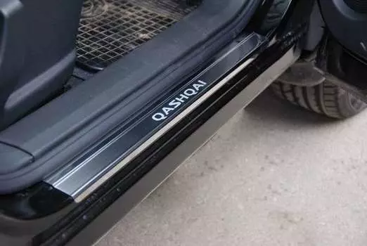 Накладки на внутренние пороги с надписью, нержавеющая сталь, 4 штуки Alu-Frost 08-0833 Nissan Qashqai+2 2010-