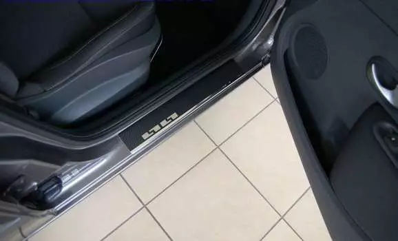 Накладки на внутренние пороги с надписью, нержавеющая сталь, карбон, 4 штуки Alu-Frost 29-1517 Audi A3 (3G) 8V 2012-