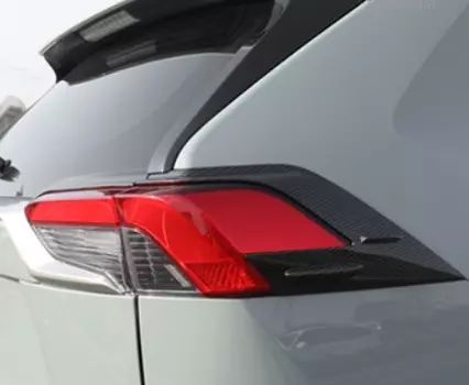 Накладки на задние фары (черные) Toyota RAV4 2019-