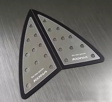 Накладки на задние форточки с окантовкой для Hyundai Kona 2018 -