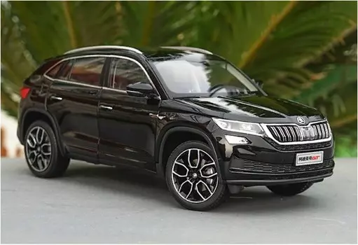 Оригинальная модель автомобиля (1: 18) Skoda Kodiaq GT 2017-
