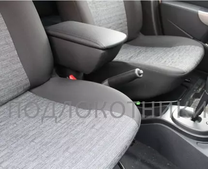 Подлокотник (черный, кожа) Опора России 0028 для Renault Duster 2011 -