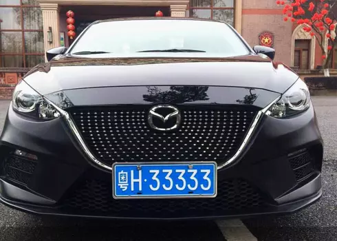 Радиаторная решетка AXELA Style для Mazda 3 2013-2017