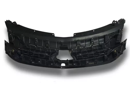 Решетка радиатора (черная) для Mitsubishi Pajero Sport 2020 +