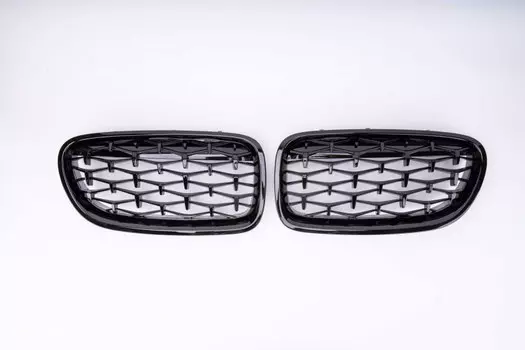 Решетка радиатора (цвет черный, слоты - клетки) Carbuy CRBY031 для BMW 5 Series F10/F18 2010-2017