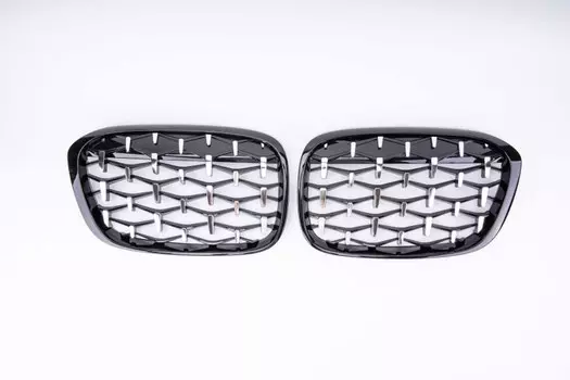 Решетка радиатора (цвет черный, слоты - клетки) Carbuy CRBY046 для BMW X1 F48/F49 2016-2019