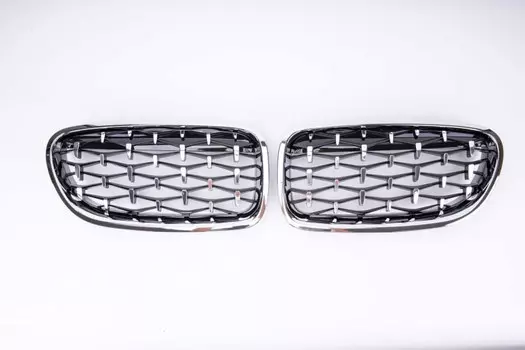 Решетка радиатора (цвет серебро, слоты - клетки) Carbuy CRBY033 для BMW 5 Series F10/F18 2010-2017
