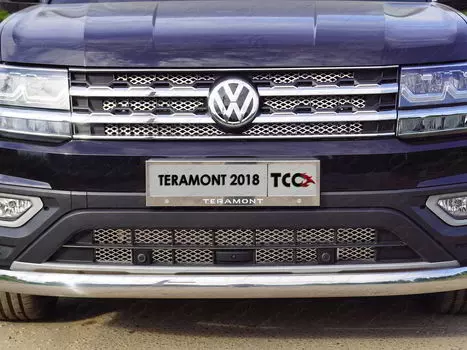 Решетка радиатора нижняя с парктроником и камерой TCC VWTER18-17 Volkswagen Teramont 2018-