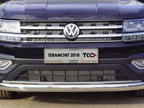 Решетка радиатора нижняя с парктроником TCC VWTER18-18 Volkswagen Teramont 2018-