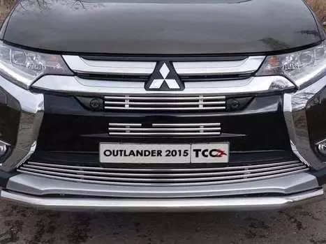 Решетка радиатора верхняя с парктроником TCC MITOUT15-34 Mitsubishi Outlander 2018