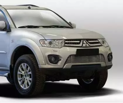 Решетка в бампер 10 мм - хромированные заглушки Souz-96 MIPS.97.2834 Mitsubishi Pajero Sport (2G) рест. 2013-