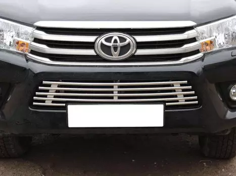 Решетка в бампер d-16 Технотек TH15_4 Toyota Hilux 2015-
