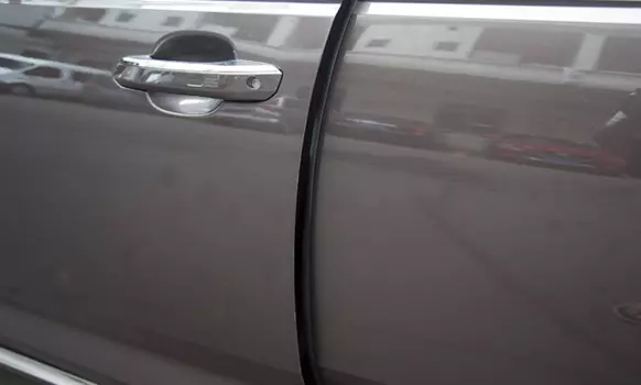 Резиновые уплотнители на двери для AUDI Q7 2016 -