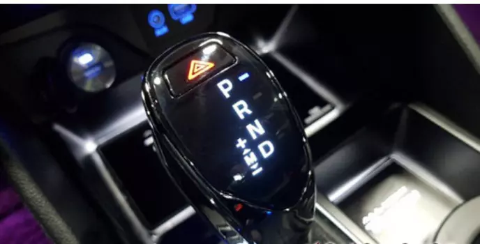Ручка переключения передач с LED-экраном и кнопкой в сборе для Hyundai Sonata 2017 -