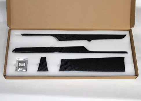 Салонные накладки карбоновые для MACAN