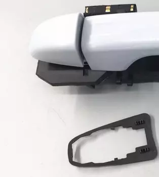 Штатная внешняя дверная ручка в сборе ( белый) для Geely Atlas 2018 -