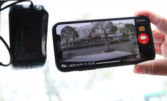 Скрытый видеорегистратор с трансляцией на смарт для Haval F7 (Хавал Ф7) 2018 +