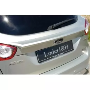 Спойлер на крышку багажника